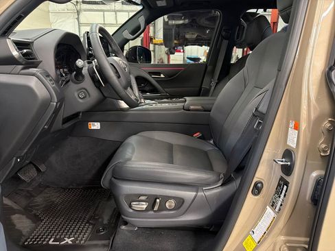 Used 2025 Lexus LX 700h Overtrail w/ Accessory Package (Z1) AWD/4WD image 12