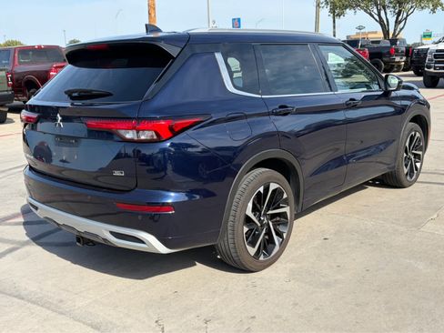 Used 2022 Mitsubishi Outlander SEL FWD image 3