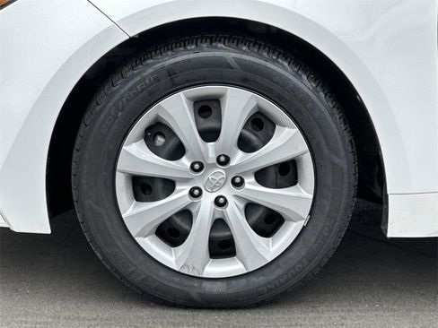 Certified 2023 Toyota Corolla LE image 9