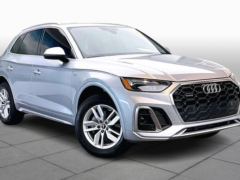 Certified 2023 Audi Q5 2.0T Premium w/ Convenience Package image 2