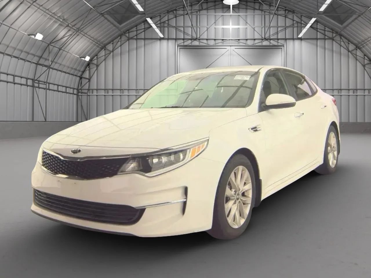 Used 2018 Kia Optima LX w/ 17" Alloy Wheels Package FWD image 1