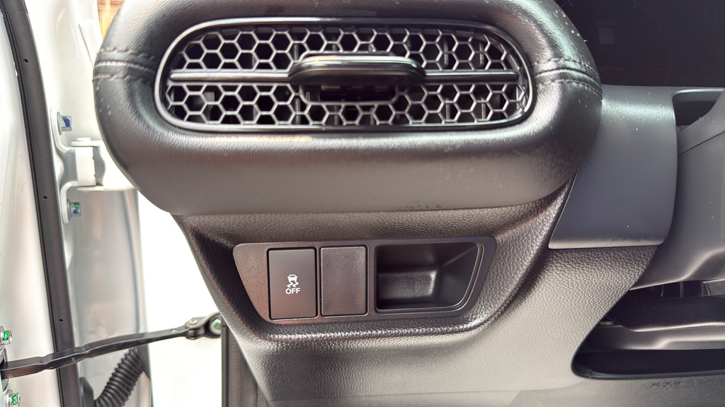 Used 2026 Honda HR-V LX image 17