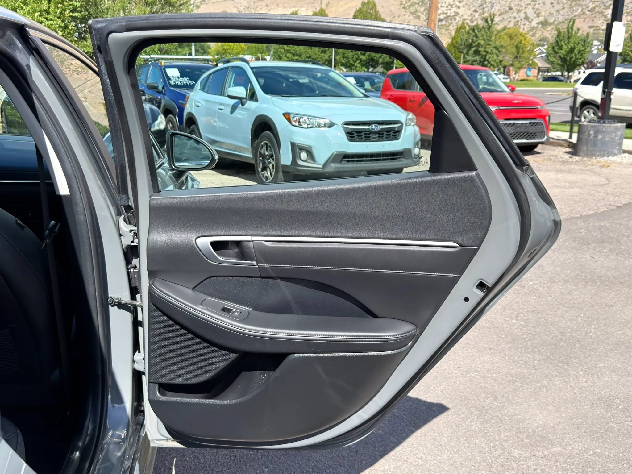 Used 2022 Hyundai Sonata Limited w/ Cargo Package FWD image 14