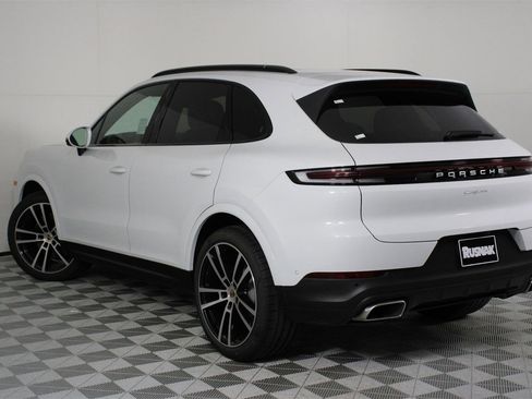 New 2026 Porsche Cayenne image 3