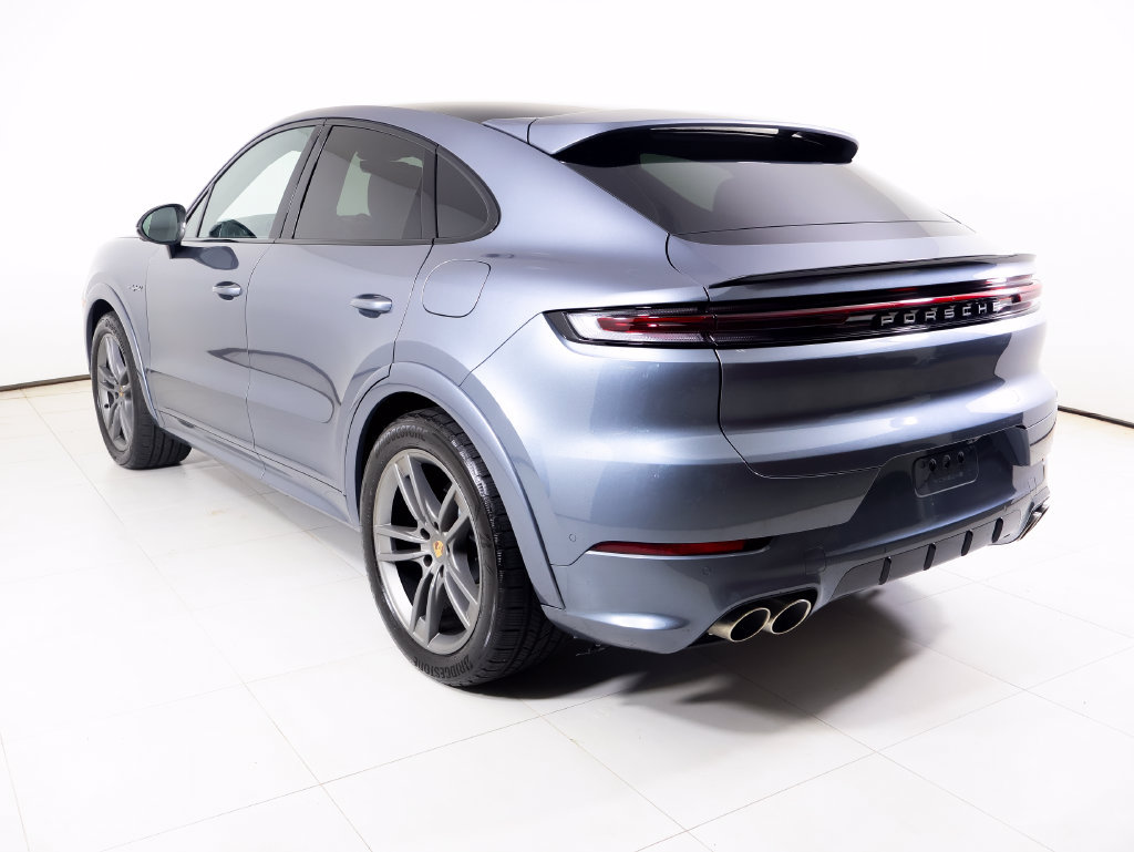 Certified 2026 Porsche Cayenne S AWD/4WD image 3