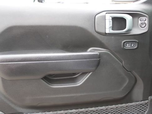 Used 2023 Jeep Wrangler Unlimited w/ Cold Weather Group image 13