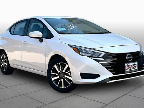 Used 2025 Nissan Versa SV w/ Trunk Package FWD image 2