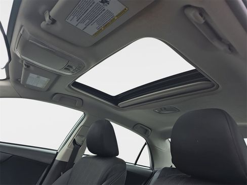 Used 2013 Toyota Corolla S image 27