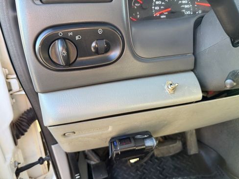 Used 2004 Ford Excursion 4WD image 23