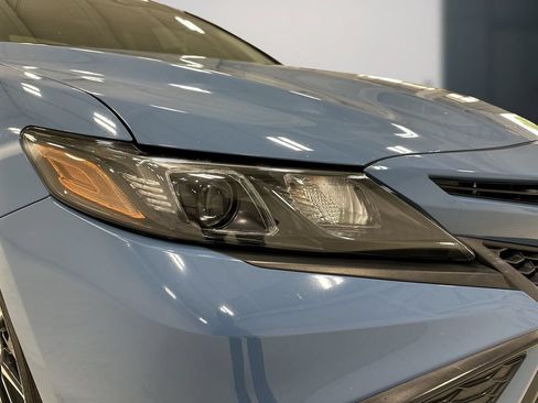 Used 2023 Toyota Camry SE FWD image 11