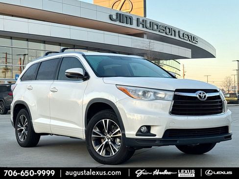 Used 2016 Toyota Highlander XLE image 1