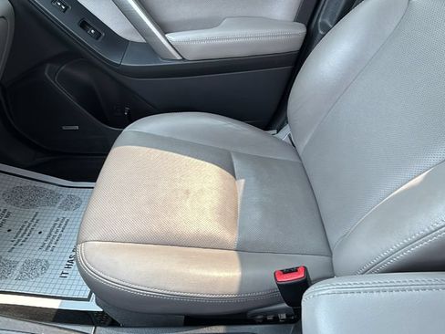 Used 2014 Subaru Forester 2.5i Touring AWD/4WD image 21