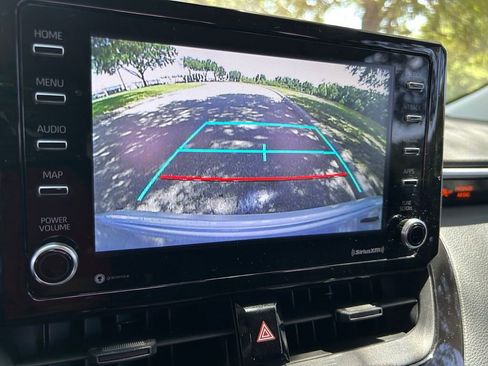 Used 2021 Toyota Corolla LE FWD image 24