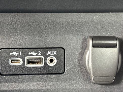 Used 2025 Nissan Sentra SV FWD image 28
