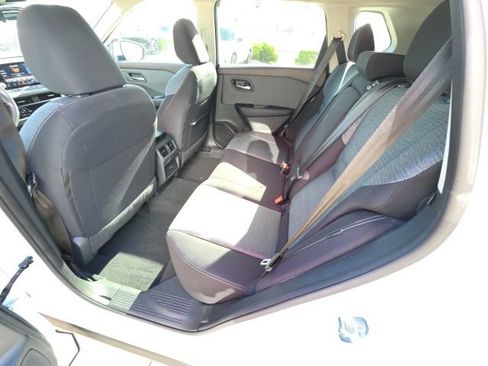 Used 2023 Nissan Rogue SV FWD image 23