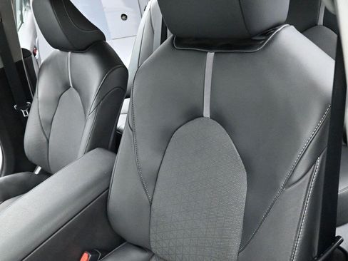 Used 2022 Toyota Camry XSE w/ Carpet Mat Package (TMS) FWD image 14