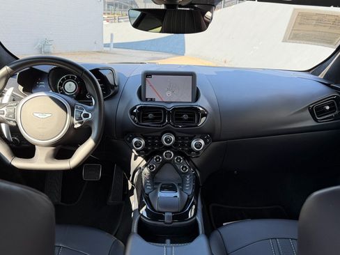 Used 2023 Aston Martin V8 Vantage Coupe RWD image 10