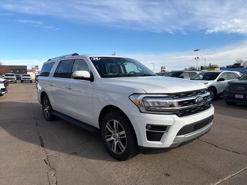 Used 2024 Ford Expedition Max Limited image 3