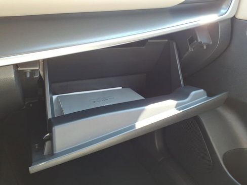 Used 2025 Nissan Rogue SV FWD image 34