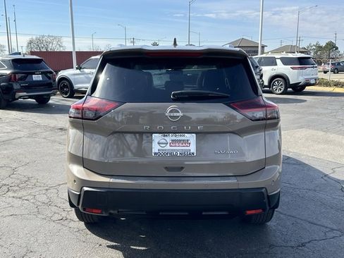 Certified 2024 Nissan Rogue SV w/ SV Premium Package image 4