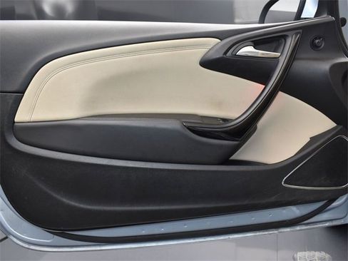 Used 2018 Buick Cascada Premium image 13