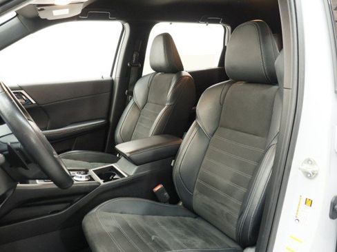 Used 2024 Mitsubishi Outlander SE FWD image 8
