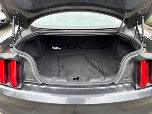 Used 2017 Ford Mustang Coupe RWD image 11