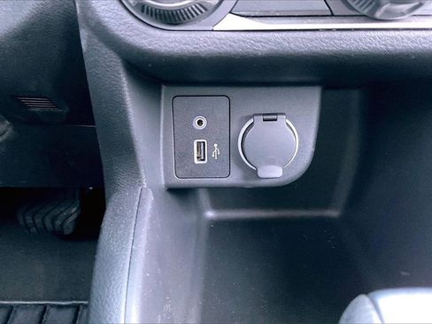 Used 2025 Nissan Kicks Play S image 30