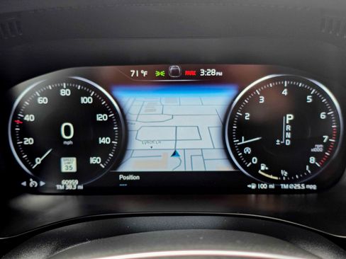 Used 2021 Volvo XC60 T5 Momentum w/ Premium Package image 41