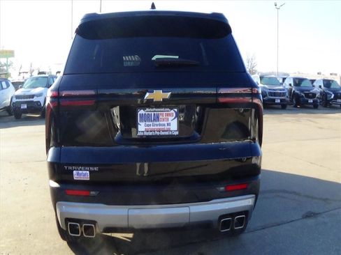 Used 2025 Chevrolet Traverse LT image 7