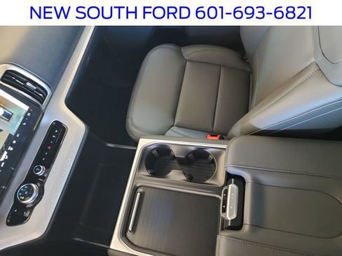 New 2026 Ford Expedition Active image 34