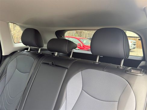 New 2026 Volkswagen Tiguan SE image 24