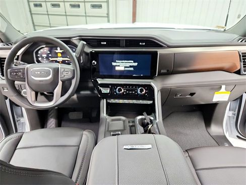 New 2026 GMC Sierra 3500 Denali w/ Denali Reserve Package image 27
