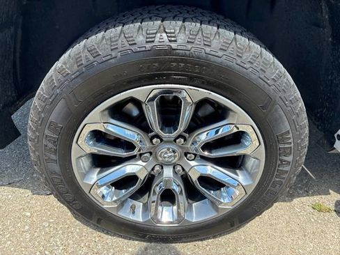 Used 2022 RAM 1500 Laramie w/ Sport Appearance Package AWD/4WD image 15