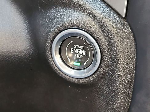 Certified 2019 Chevrolet Silverado 1500 LT w/ Convenience Package AWD/4WD image 22