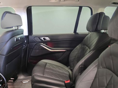 Used 2023 BMW X7 xDrive40i w/ Premium Package image 24