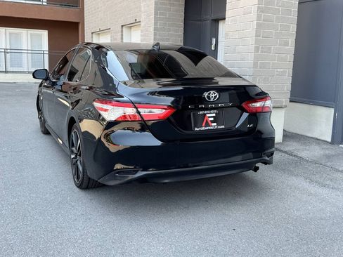 Used 2020 Toyota Camry LE FWD image 3