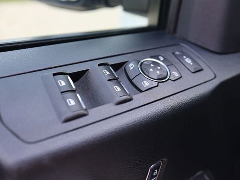 Used 2017 Ford F250 Lariat w/ Chrome Package image 29