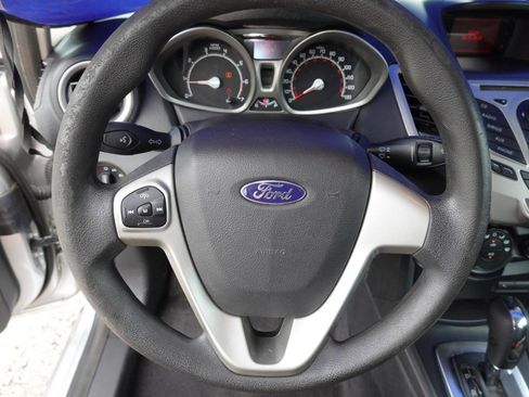 Used 2011 Ford Fiesta SE FWD image 13