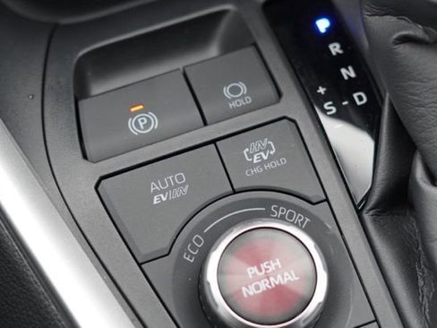 Certified 2025 Toyota RAV4 XSE image 40