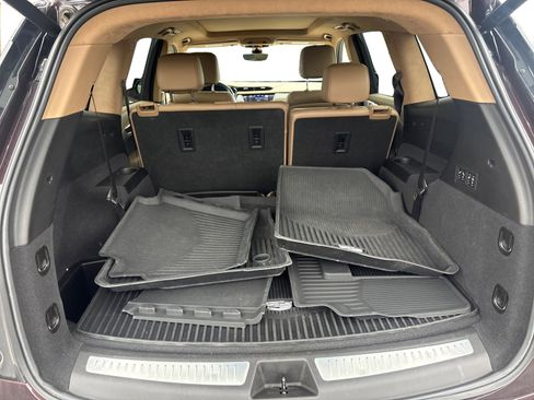 Used 2020 Cadillac XT6 Premium Luxury w/ Platinum Package image 11