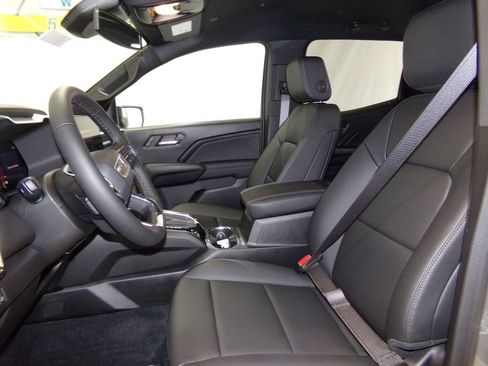 New 2025 GMC Canyon Elevation w/ Convenience Package image 17