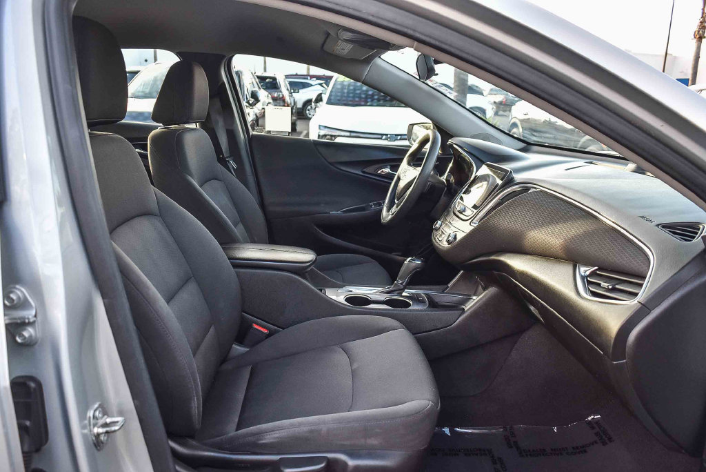 Used 2019 Chevrolet Malibu LT FWD image 16