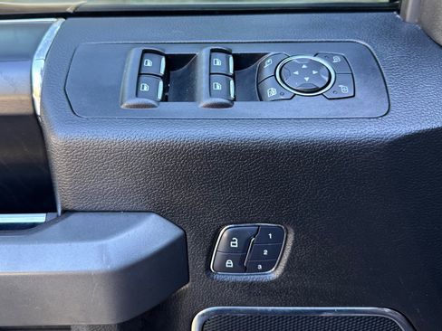 Used 2018 Ford F150 Platinum w/ Equipment Group 701A Luxury image 19