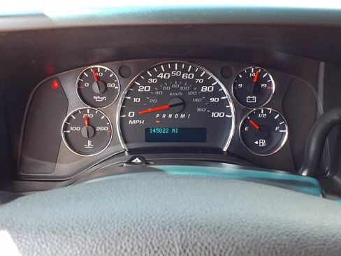 Used 2018 Chevrolet Express 3500 Extended w/ Driver Convenience Package RWD image 21