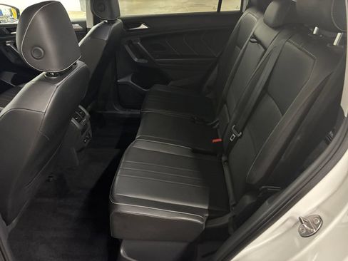 Used 2022 Volkswagen Tiguan SE AWD/4WD image 14