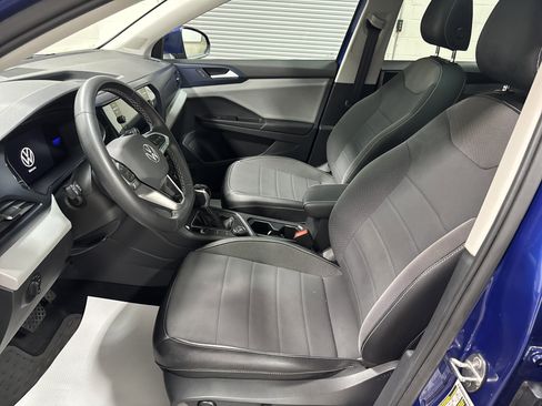 Certified 2022 Volkswagen Taos SE image 15