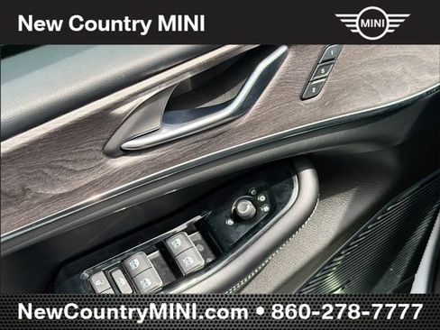 Used 2022 Jeep Grand Cherokee L Overland w/ Luxury Tech Group IV AWD/4WD image 19
