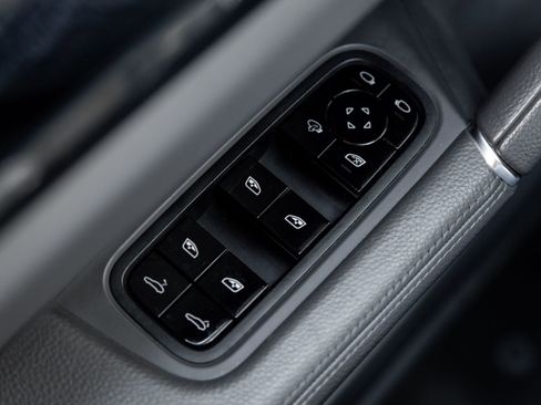 Certified 2021 Porsche Cayenne S image 19