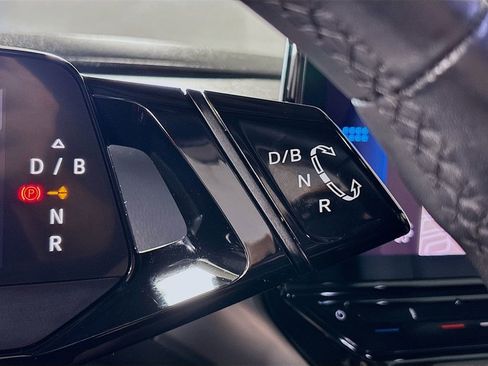 Certified 2021 Volkswagen ID.4 Pro S image 19